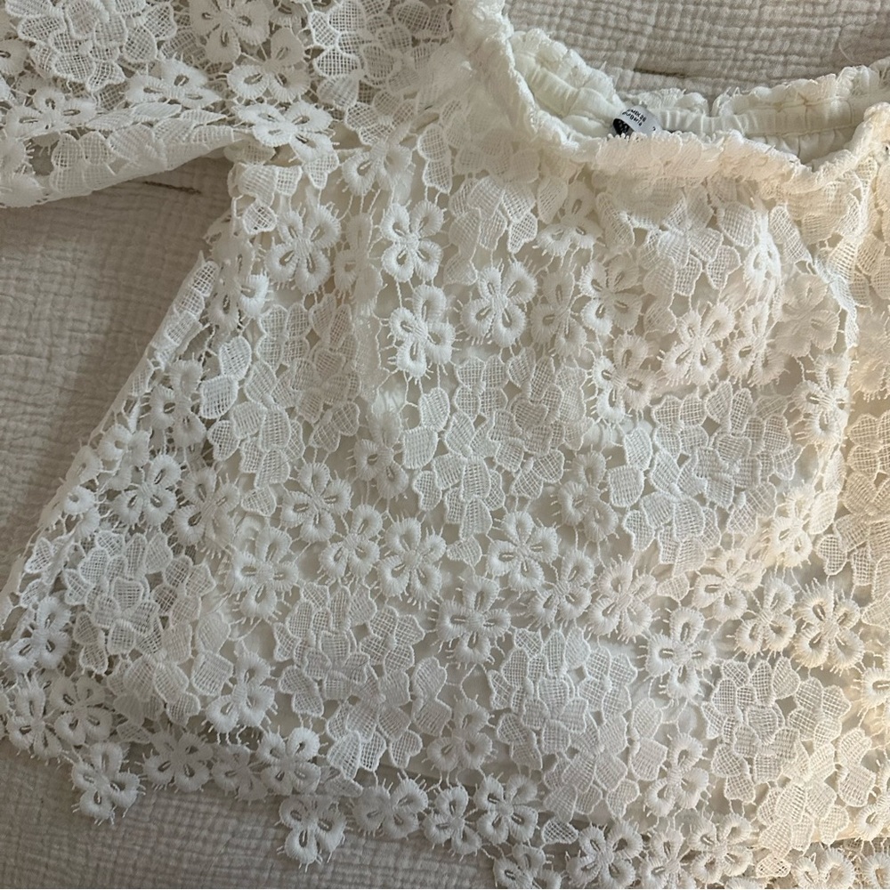 ZARA off the shoulder top Size Small White delicate flower fabric